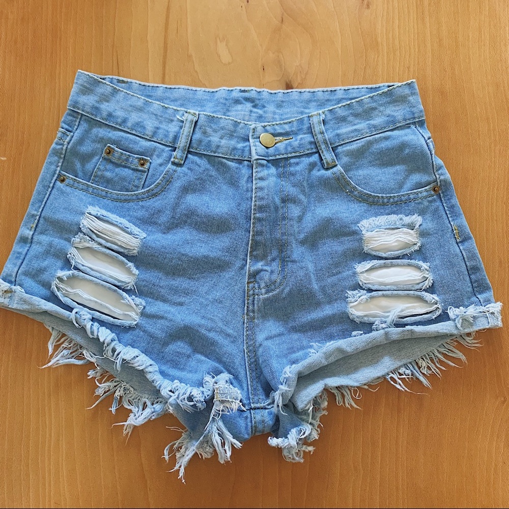 ✨ Distressed Denim High Waist Shorts - S/27